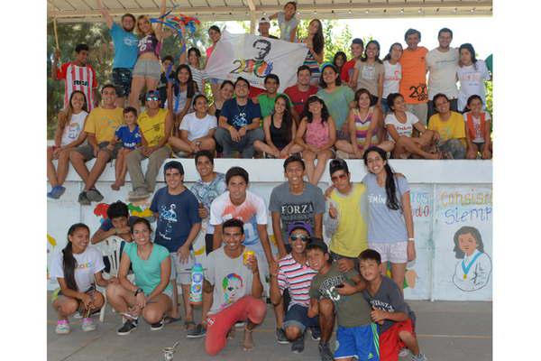 El carisma de Don Bosco moviliza  a decenas de  joacutevenes voluntarios 