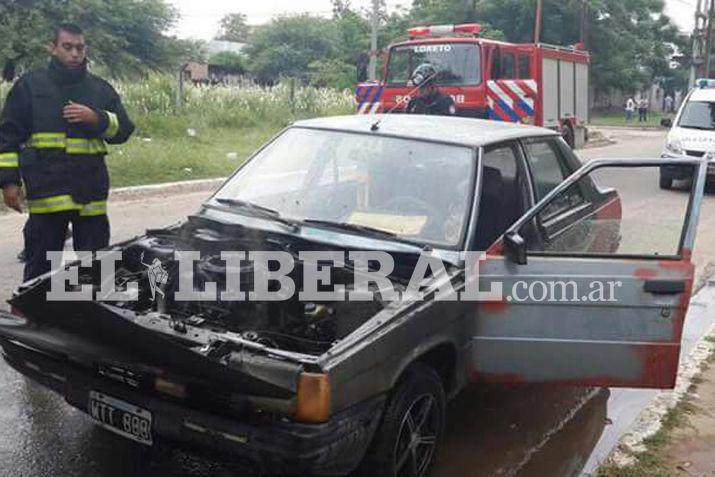 Los bomberos acudieron al lugar del siniestro