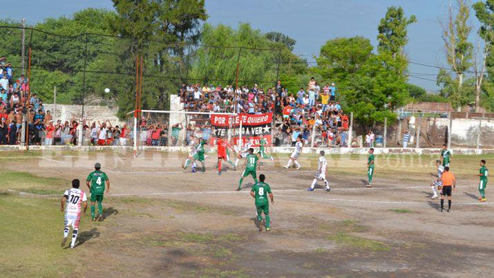 Talleres de Añatuya goleó a Sportivo Dora