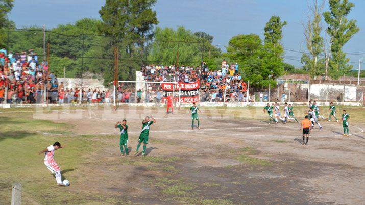 Talleres de Añatuya goleó a Sportivo Dora