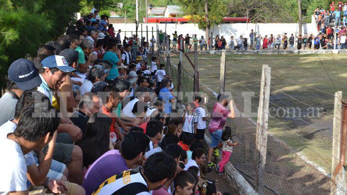 Talleres de Añatuya goleó a Sportivo Dora