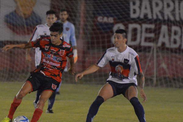 Guumlemes perdioacute 2 a 1 pero igual avanza en la Copa Argentina