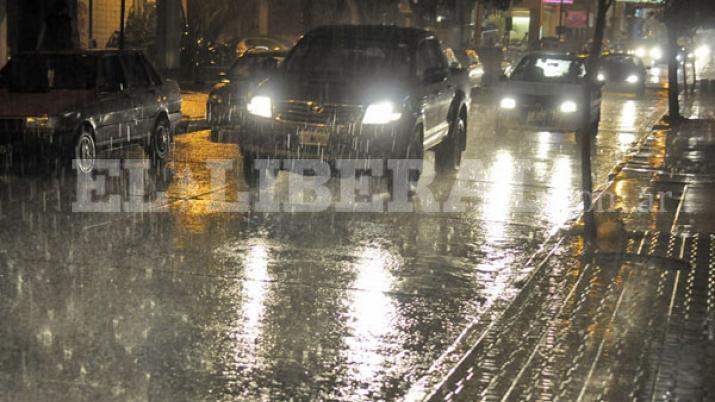 Llegó la lluvia a Santiago