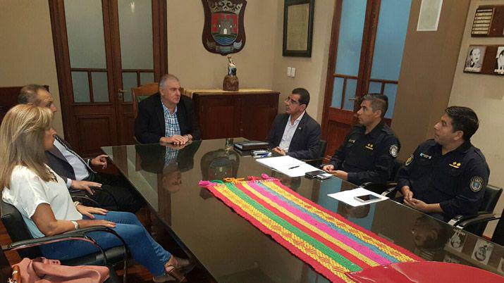 Funcionarios municipales y policiales se renen para tratar el tema picadas