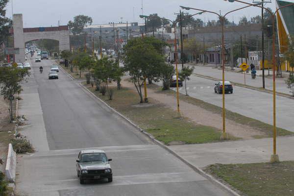 La Direccioacuten de Traacutensito analiza hacer mano uacutenica las calles 14 y 15 del barrio Almirante Brown