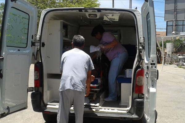 Una mujer y su bebeacute resultaron heridas al ser embestidas por un auto