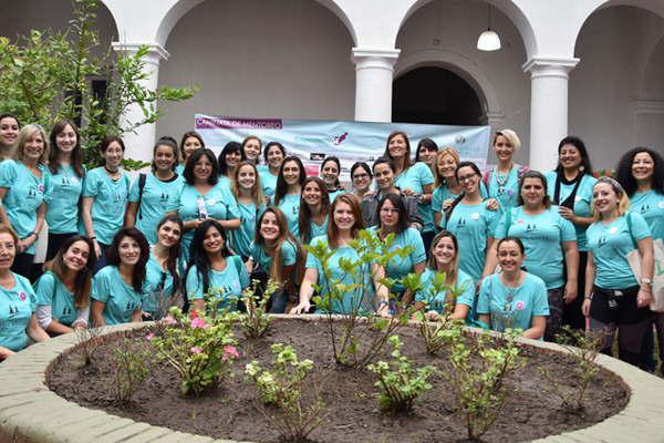 Maacutes de 40 mujeres participaron en la Primera Caminata de Mentoreo