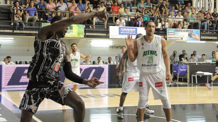 El partido arranca a las 22