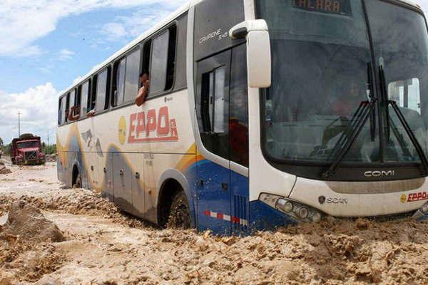 Aumentan a 62 los muertos por las lluvias aludes e inundaciones que afectan a gran parte de Peruacute