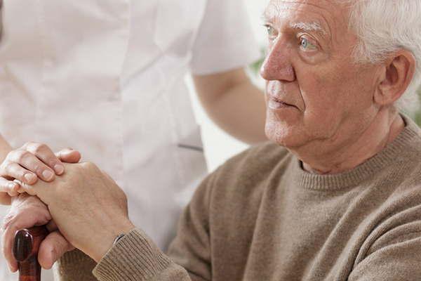 iquestCuaacutendo un temblor puede ser un signo de alerta de la enfermedad de Parkinson