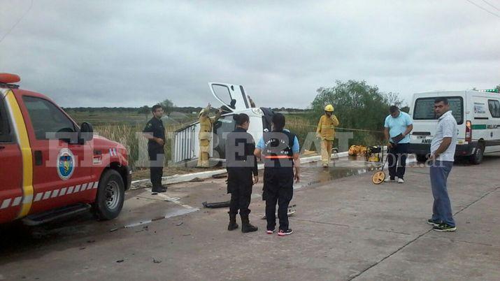 Rescatan a una persona atrapada en un vuelco