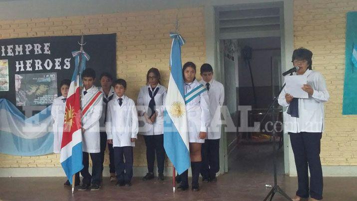 Escuelas del interior choyano rindieron homenaje a los héroes de Malvinas