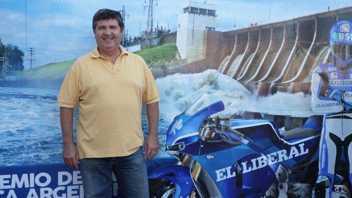 Los amantes del MotoGP posan en el stand de EL LIBERAL