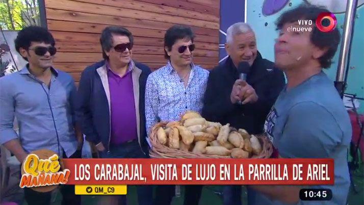 Los Carabajal cantaron en iexclQueacute Mantildeana