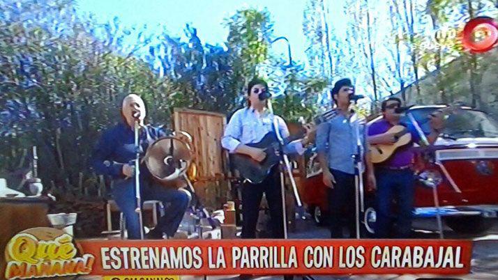 Los Carabajal cantaron en iexclQueacute Mantildeana