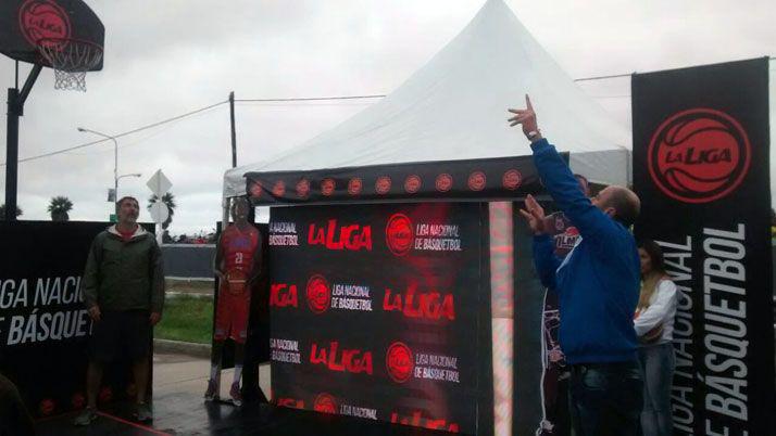 Galeriacutea- en un diacutea de lluvia asiacute se vive el Moto GP de Las Termas