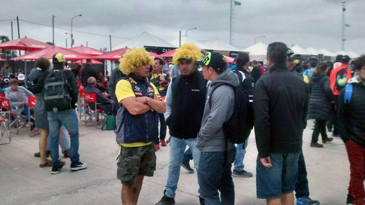 Galeriacutea- en un diacutea de lluvia asiacute se vive el Moto GP de Las Termas