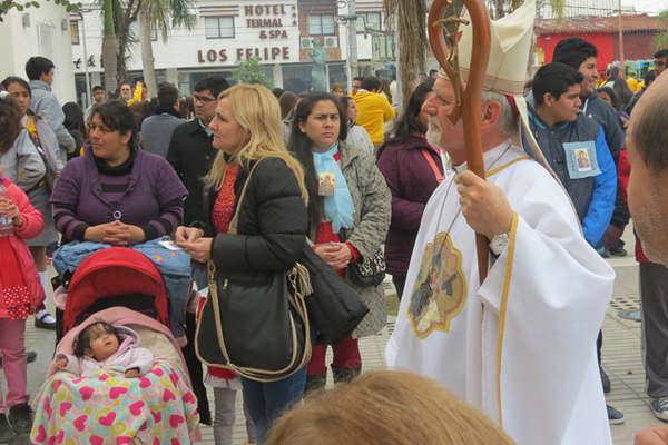 Monsentildeor Bokalic presidiraacute actividades  de Semana Santa