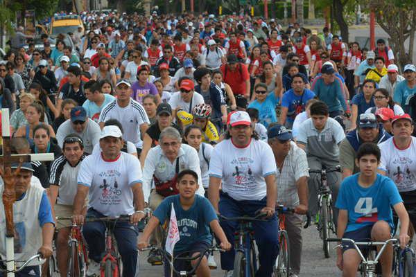 Este Viernes Santo el Viacutea Crucis en Bicicleta recorreraacute los templos de la Madre de Ciudades