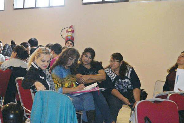 Docentes asistieron a una jornada  de capacitacioacuten en el Centro Cultural 