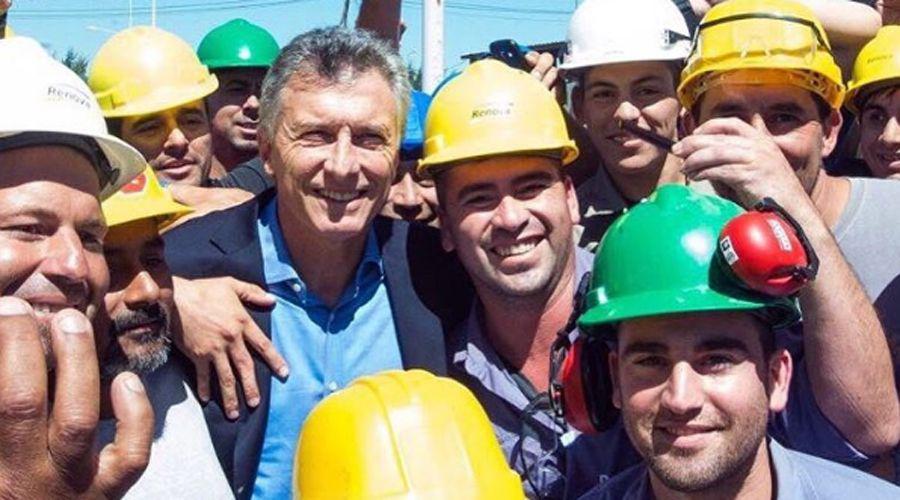 Macri a los trabajadores- Son la fuerza que mueve al paiacutes hacia adelante