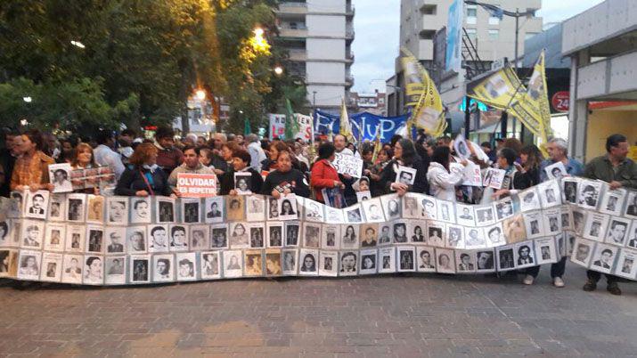 En Santiago marchan en contra del fallo del 2x1