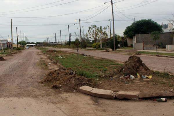 Despliegan un amplio operativo de limpieza  en el barrio Beleacuten 