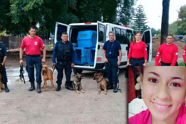 Perros santiaguentildeos buscan a Daiana en hornos de Tucumaacuten