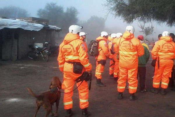 Canes marcaron el posible recorrido que hizo Daiana el diacutea de su desaparicioacuten