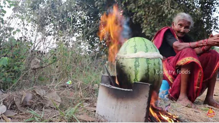 Una YouTuber de 106 antildeos te ensentildea a cocinar