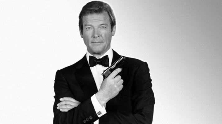 Murioacute Roger Moore el actor que protagonizoacute a James Bond