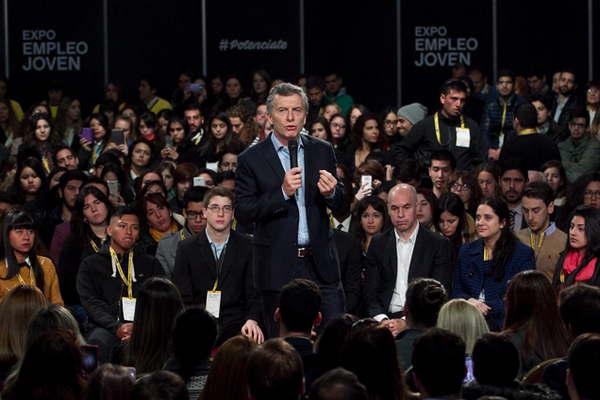 Mauricio Macri instoacute a los joacutevenes a ser protagonistas