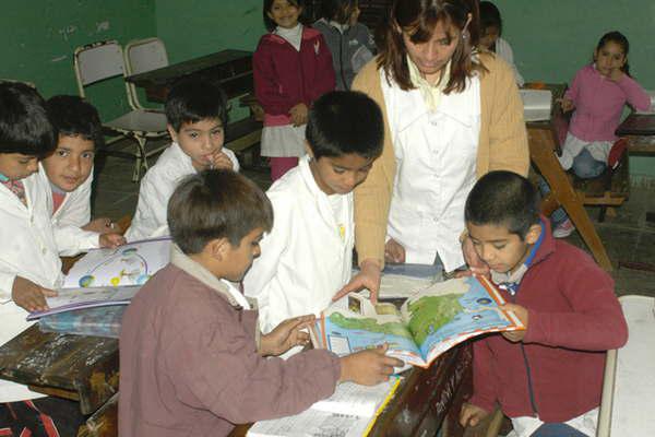 Se priorizaraacute el ingreso a la docencia a quienes no tengan ninguacuten trabajo