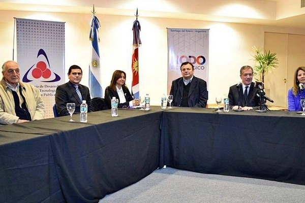 Autoridades lanzaron el espacio Creo Santiago para pensar el desarrollo de la provincia