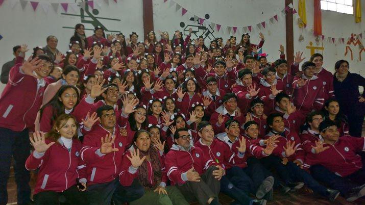 Alumnos del colegio Escuelas Pias tuvieron su presentación de camperas