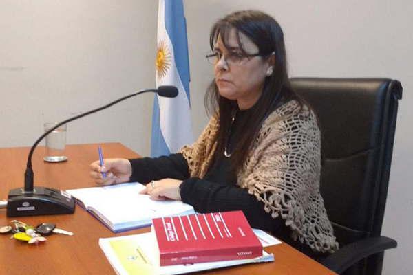 RESOLUCIÓN Dra María Teresa Gerez de Sincovich