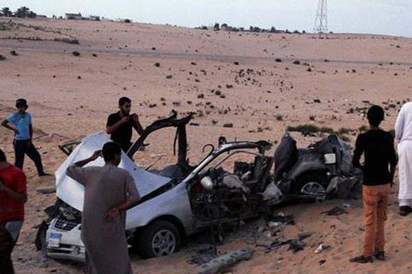 Un ataque suicida con coches bomba dejoacute al menos 26 militares muertos en el Sinaiacute 