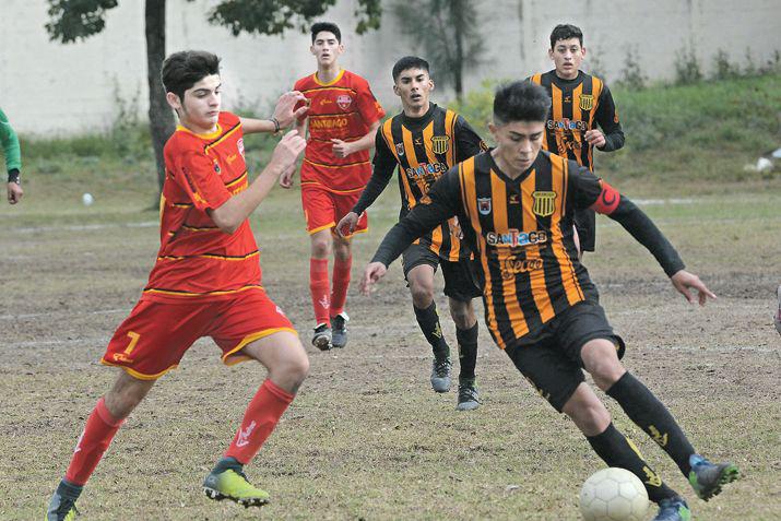 El Aurinegro se impuso en tres categoriacuteas ante Instituto Santiago