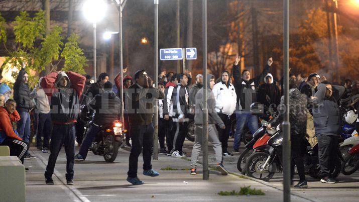 BASTA DE TANTA INTOLERANCIA el duro repudio de la Liga Santiaguentildea de Fuacutetbol