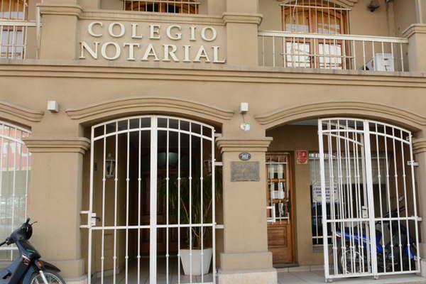 El Colegio de Escribanos tendriacutea que pagar 20 millones al Estado