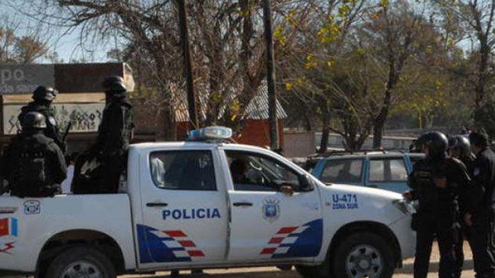 Nene se escapó de su casa y haciendo dedo se fue a Bandera