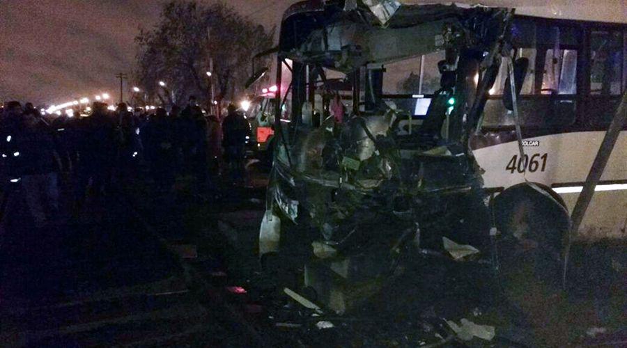 Video- Asiacute fue el choque entre el colectivo y el tren Sarmiento