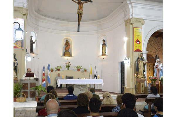 La feligresiacutea inicia el rezo de la novena  en honor a Santo Domingo de Guzmaacuten