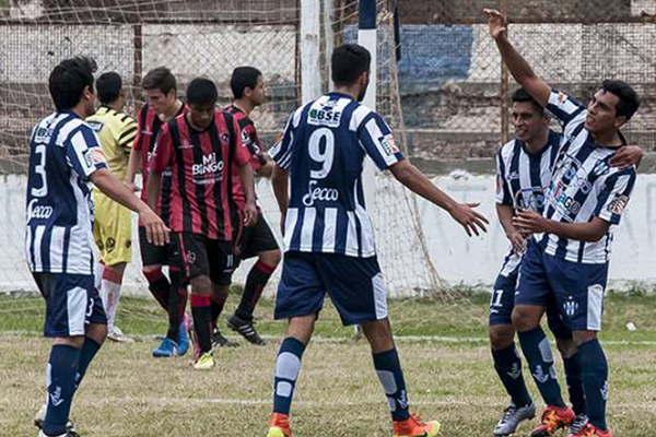 Sarmiento empatoacute y alcanzoacute la punta 