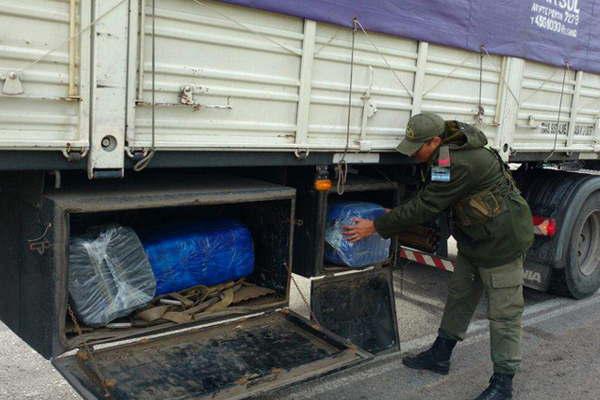 Incautan maacutes de 130 kilogramos de hojas de coca