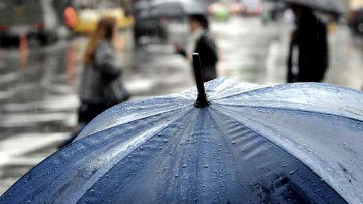 Emiten alerta por fuertes lluvias y tormentas para Santiago