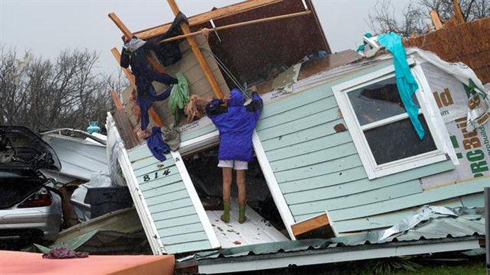 El huracaacuten Harvey ya se cobroacute a su primera viacutectima