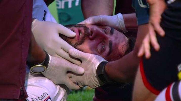 Pratto recibioacute un rodillazo en la cabeza y quedoacute inconsciente