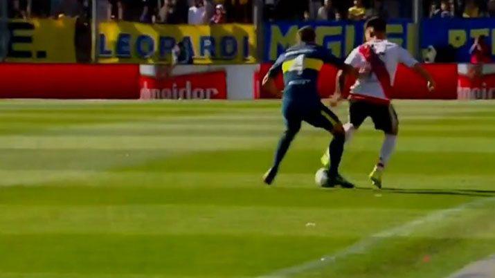 VIDEO  A lo Riquelme contra Yepes- el caño de Rojas a Peruzzi