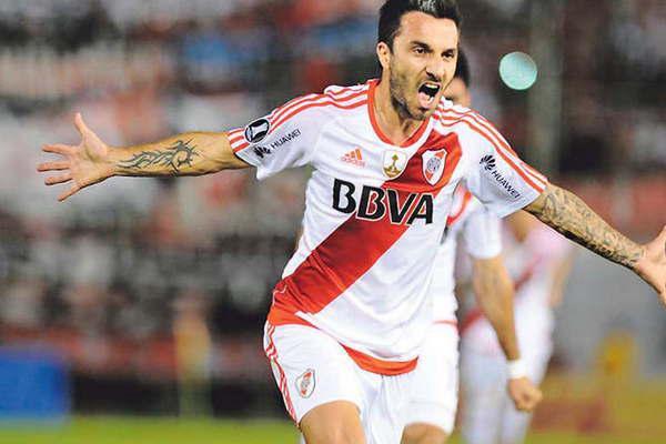 Scocco no siente la presioacuten de ser el goleador